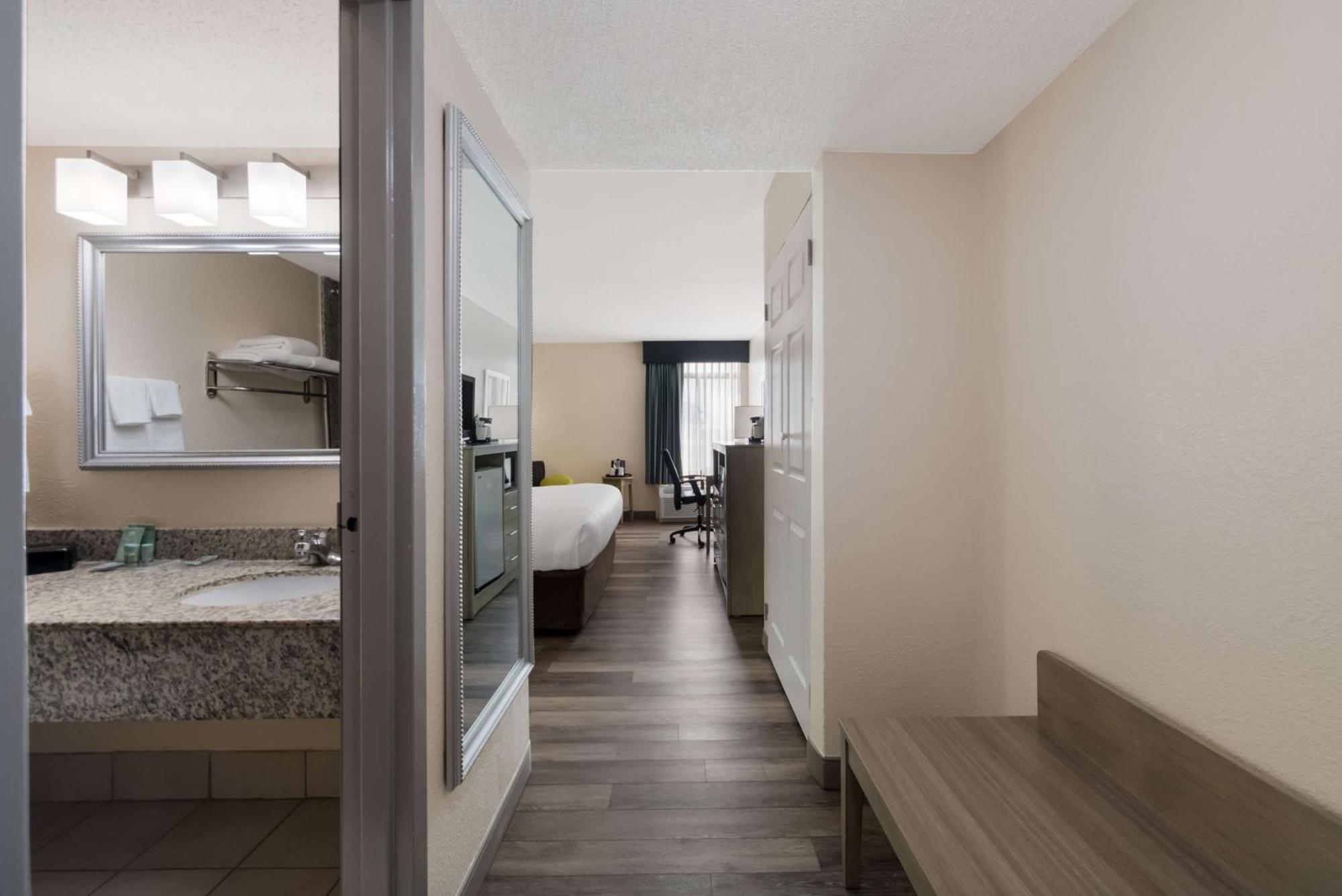 Best Western Hampton Coliseum Inn Εξωτερικό φωτογραφία
