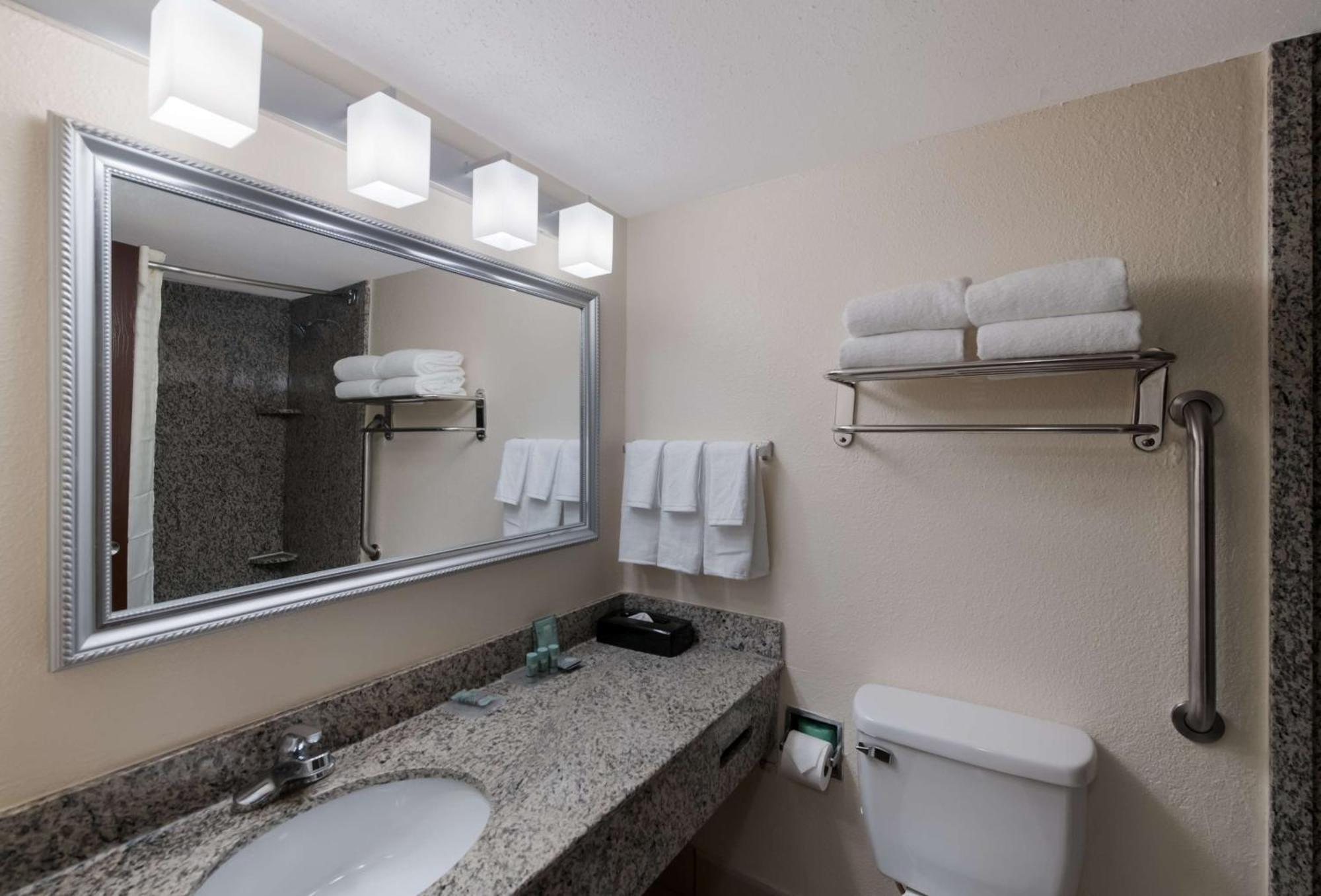 Best Western Hampton Coliseum Inn Εξωτερικό φωτογραφία
